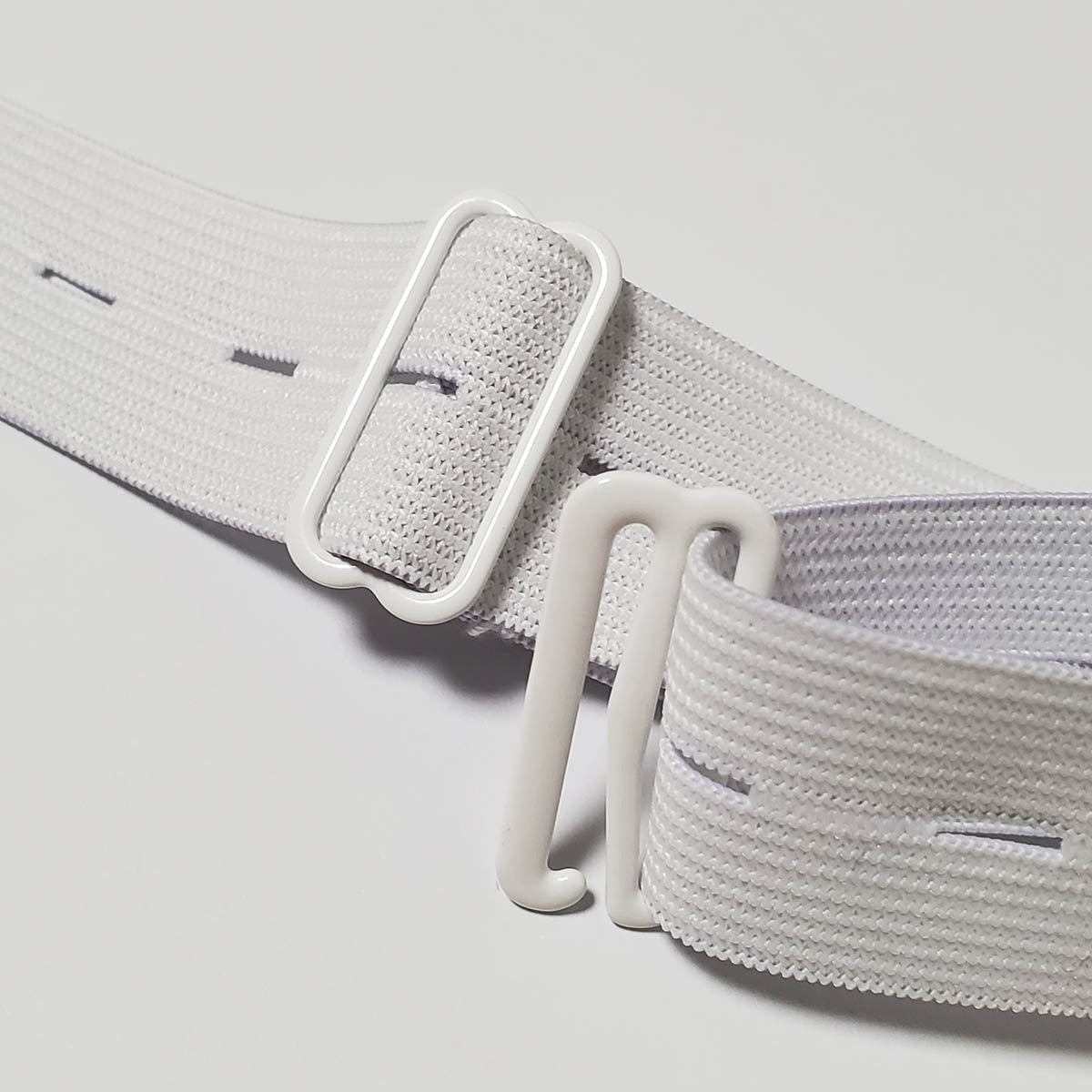 Arin Anti-Slip Shirt Strap